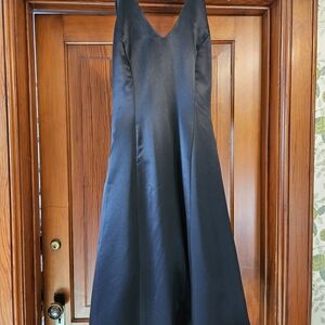 Elegant Black Sleeveless Dress